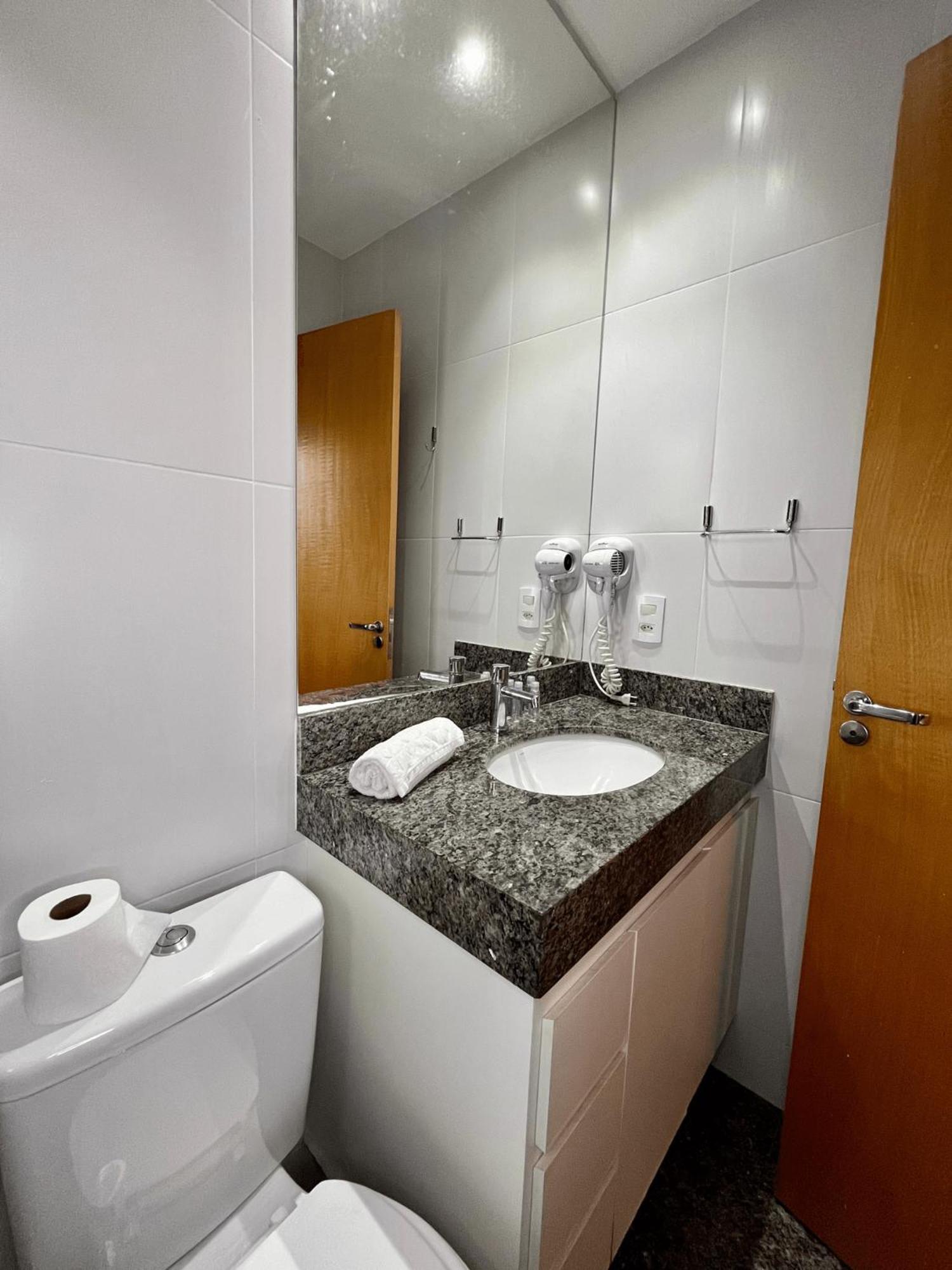 Lk Grajau 5 Apartment เบโลโอรีซอนชี ภายนอก รูปภาพ